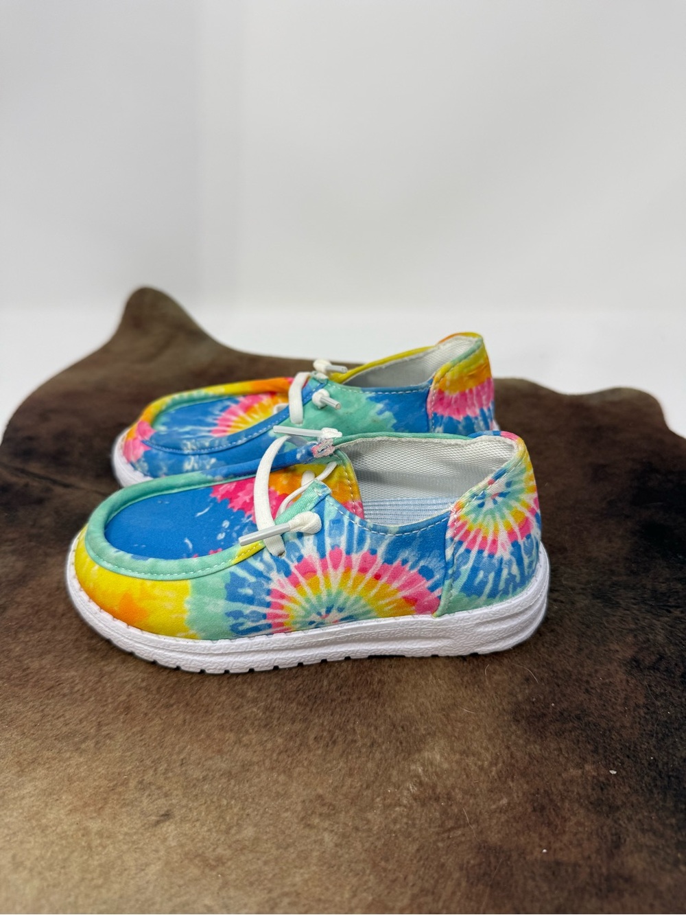 NWOT Kids Tie-Dye Slip-On Shoes - Multicolor Sz 26-9.5 (EBVZSF)